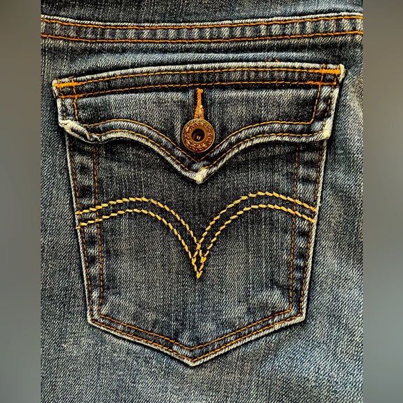 ⭐️SALE- Levi’s 545 Low Bootcut Jeans - Picture 2 of 8